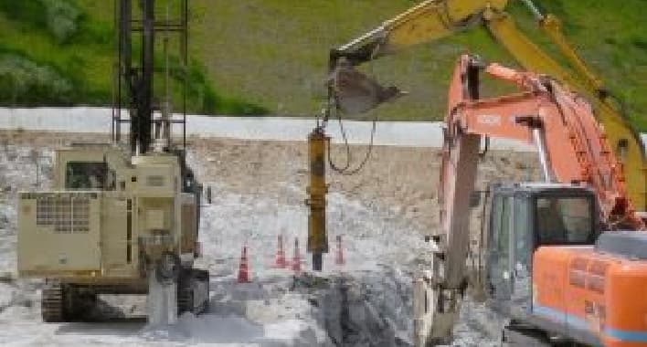 無発破岩掘削工事